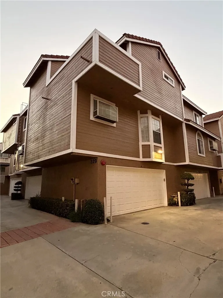 329 Genoa Street #D Monrovia, CA 91016