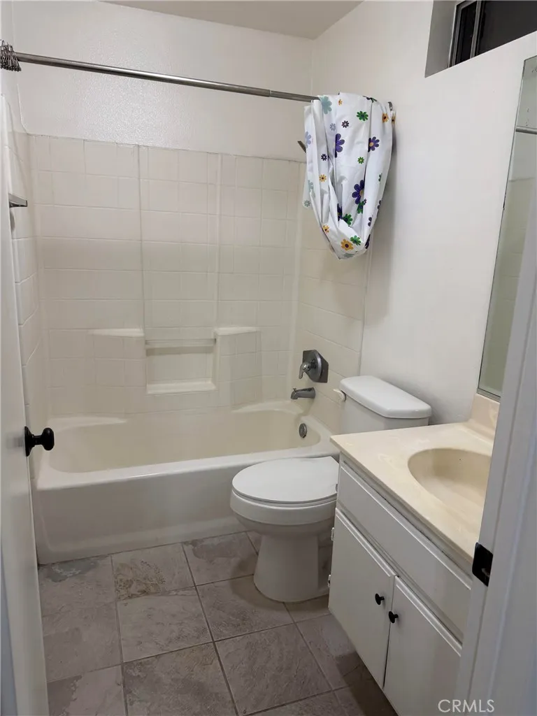 329 Genoa Street #D Monrovia, CA 91016