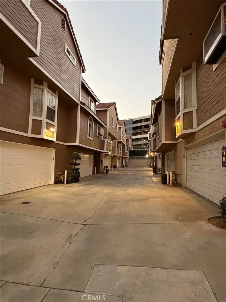 329 Genoa Street #D Monrovia, CA 91016