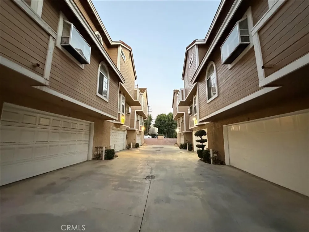 329 Genoa Street #D Monrovia, CA 91016