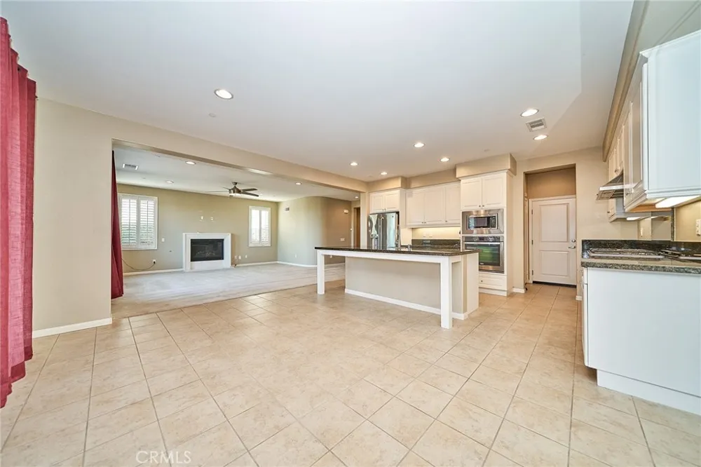 1324 Macneil Drive Azusa, CA 91702