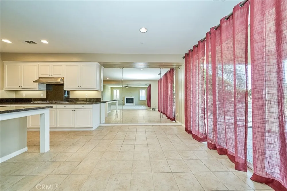 1324 Macneil Drive Azusa, CA 91702