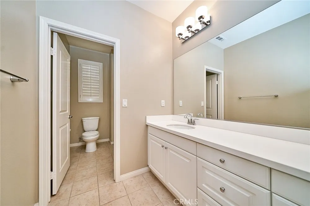 1324 Macneil Drive Azusa, CA 91702