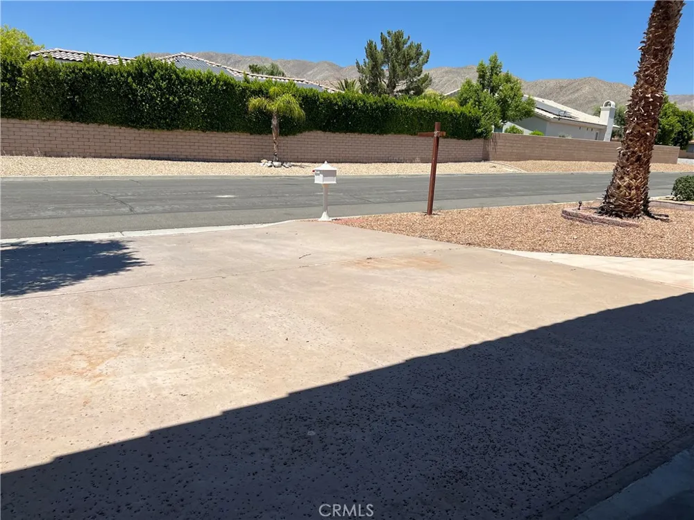 9661 Siwanoy Drive Desert Hot Springs, CA 92240