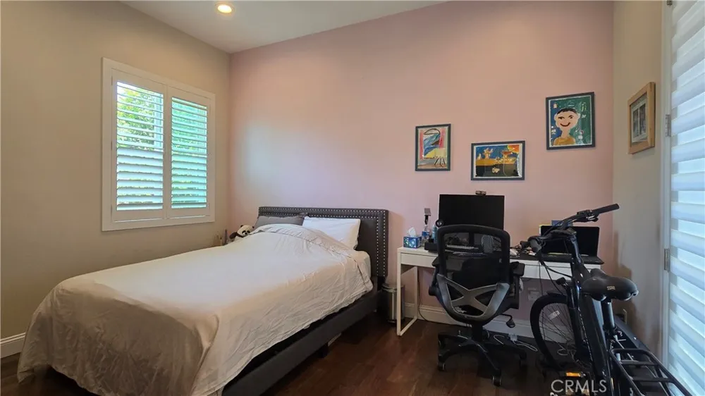 1018 La Presa Drive Pasadena, CA 91107