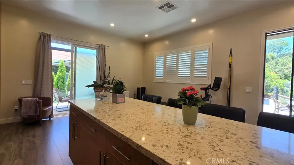 1018 La Presa Drive Pasadena, CA 91107