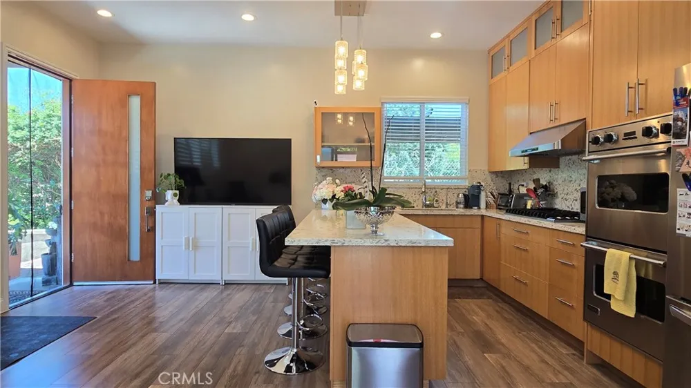 1018 La Presa Drive Pasadena, CA 91107