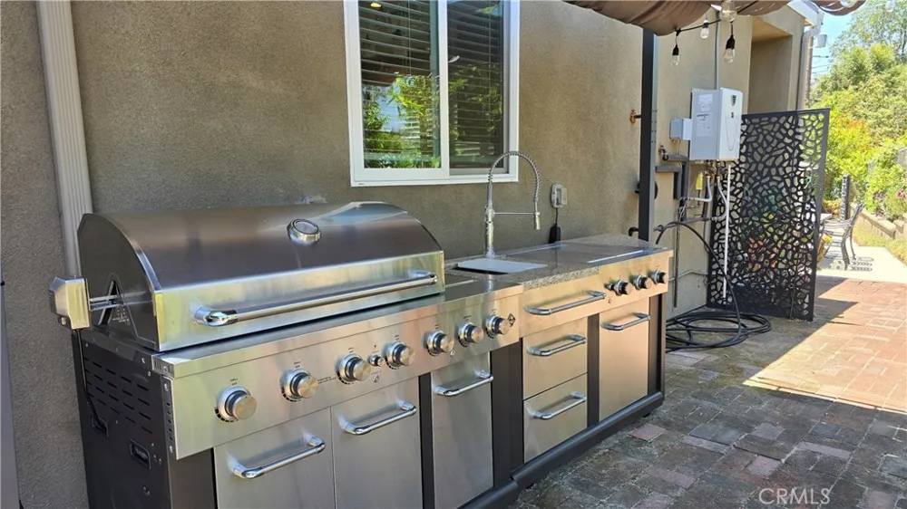 1018 La Presa Drive Pasadena, CA 91107