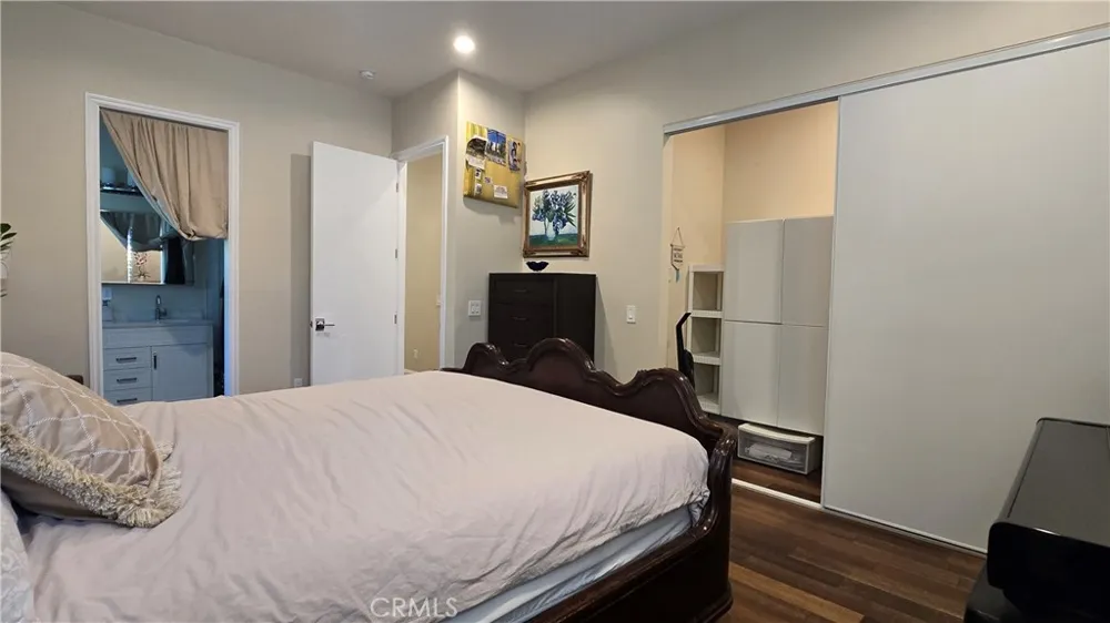 1018 La Presa Drive Pasadena, CA 91107