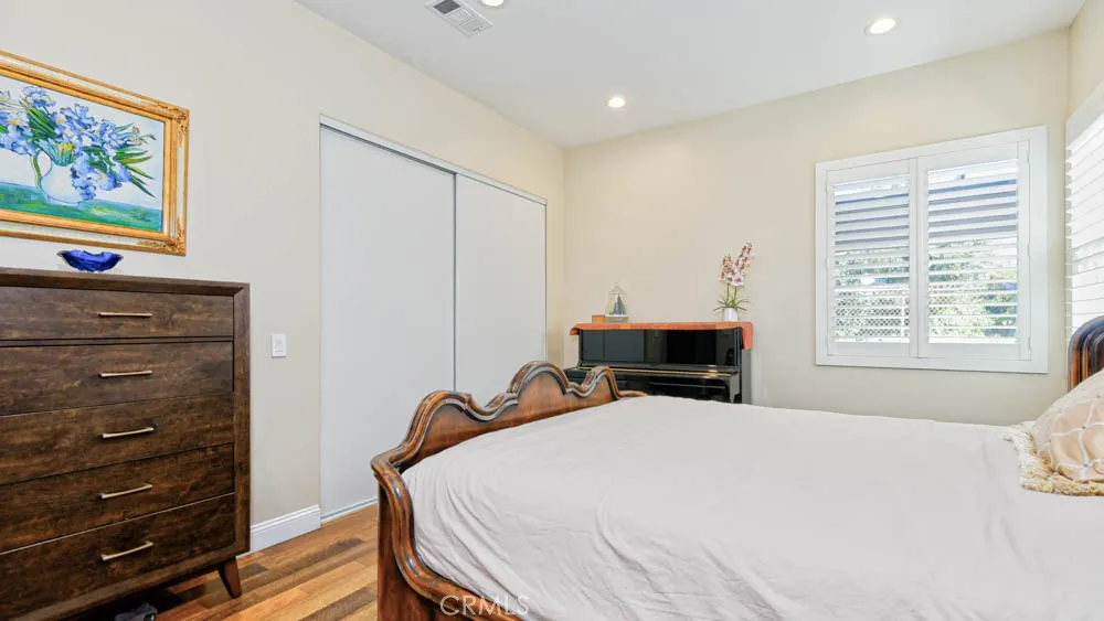 1018 La Presa Drive Pasadena, CA 91107