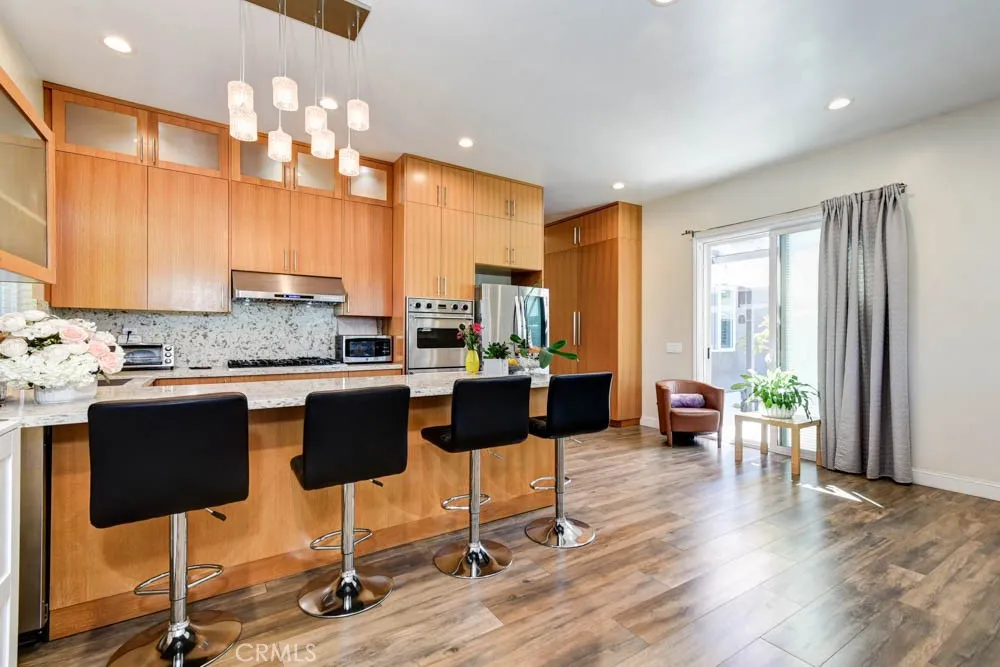 1018 La Presa Drive Pasadena, CA 91107