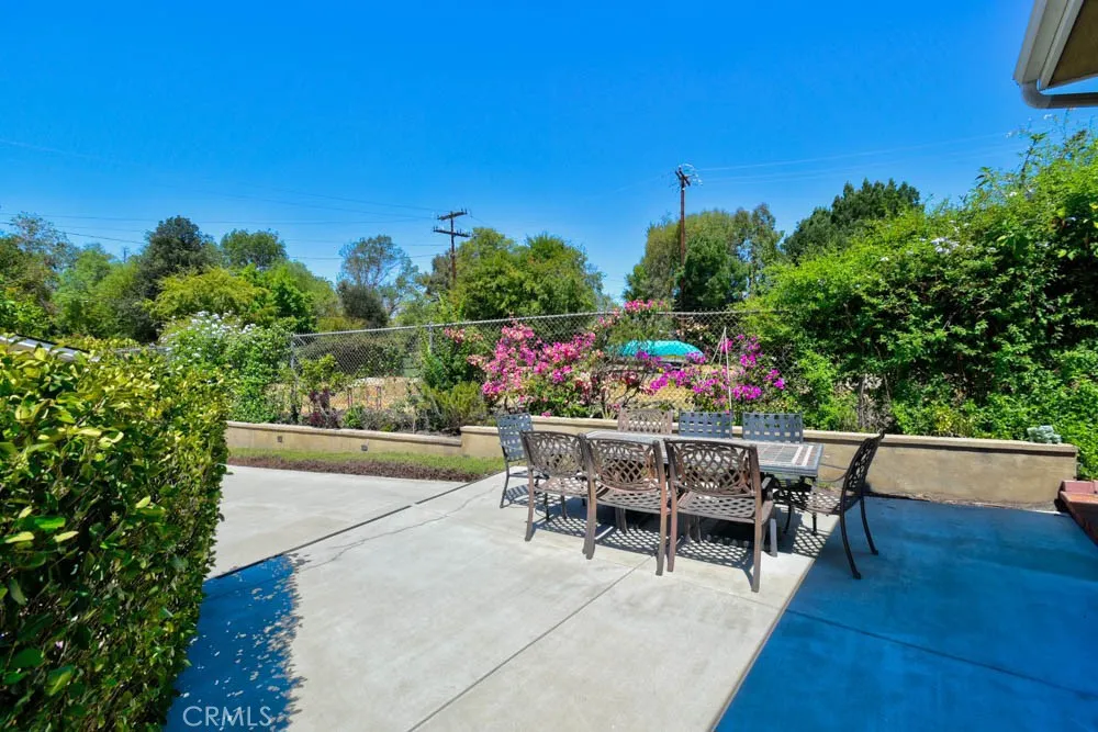 1018 La Presa Drive Pasadena, CA 91107
