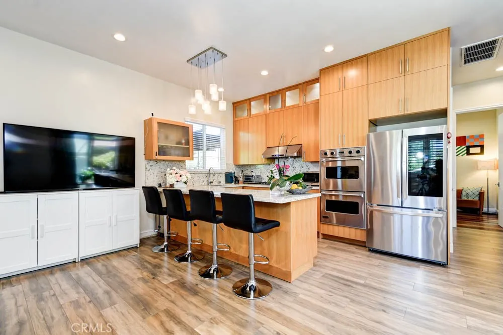 1018 La Presa Drive Pasadena, CA 91107