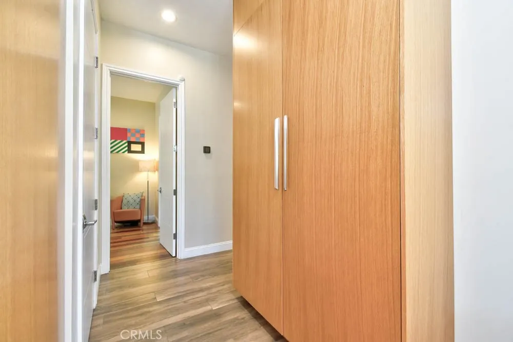 1018 La Presa Drive Pasadena, CA 91107