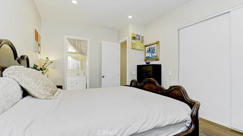 1018 La Presa Drive Pasadena, CA 91107