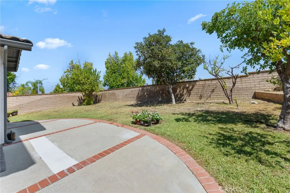 2302 Ridgeview Avenue Rowland Heights, CA 91748