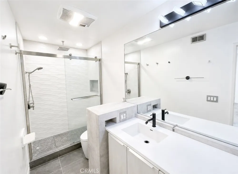 1140 E Ocean Boulevard #136 Long Beach, CA 90802