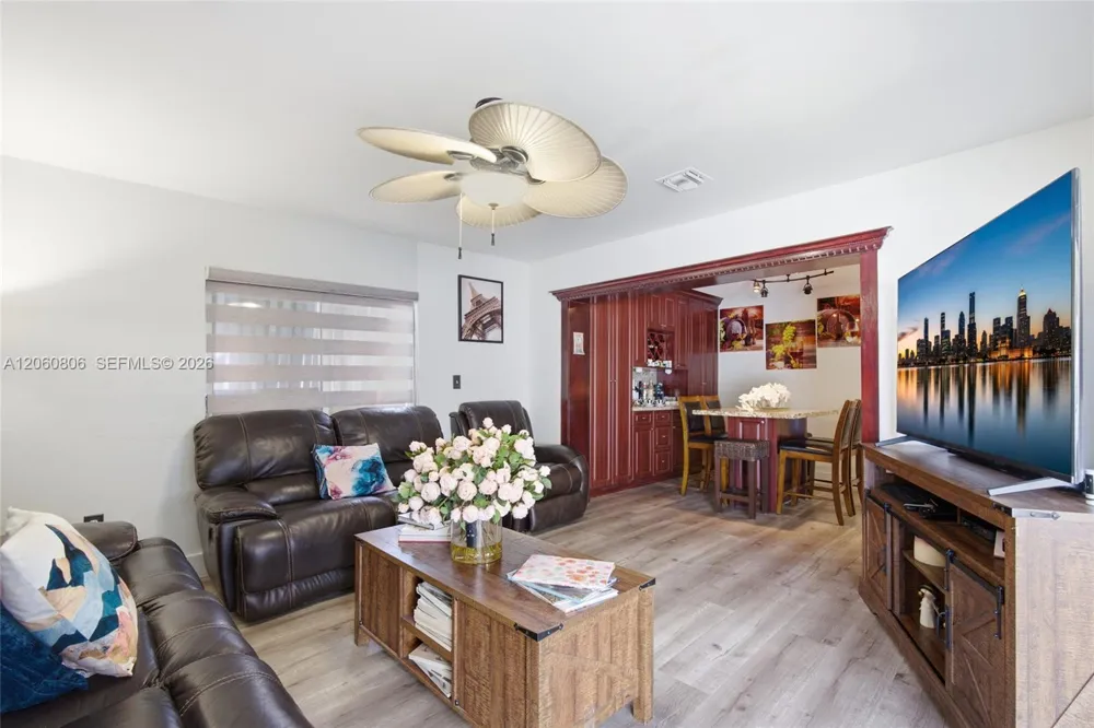 9011 NW 193rd Ter Hialeah, FL 33018