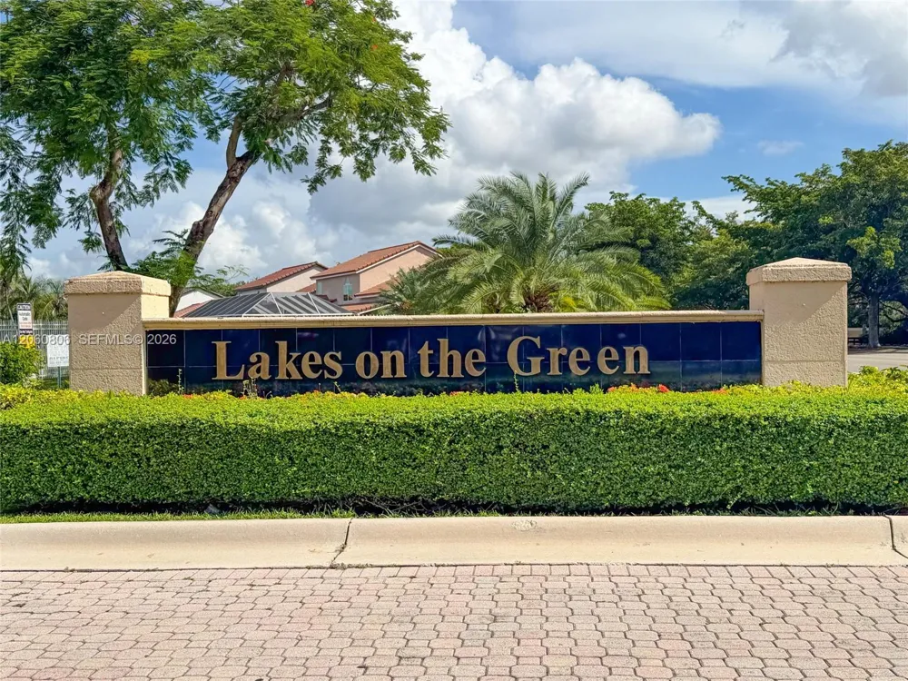 9011 NW 193rd Ter Hialeah, FL 33018