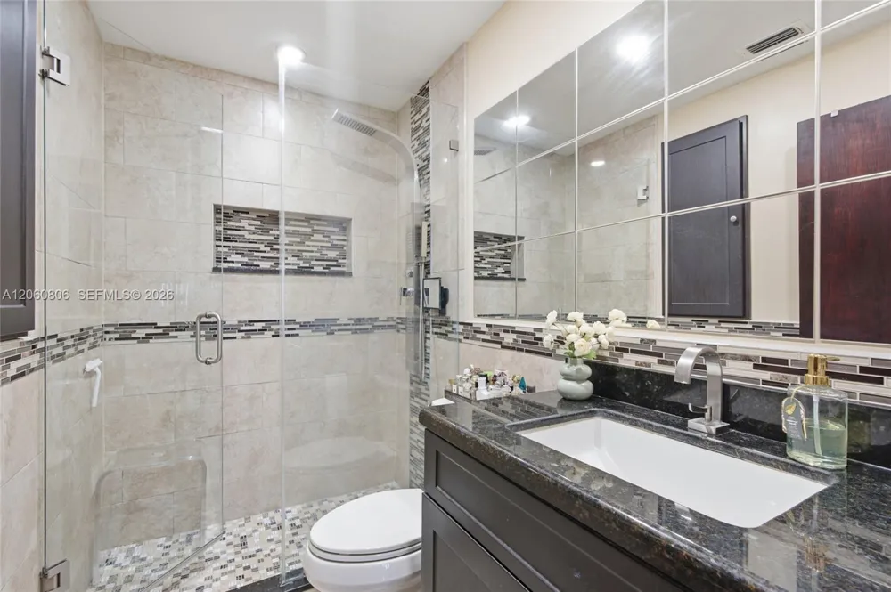 9011 NW 193rd Ter Hialeah, FL 33018