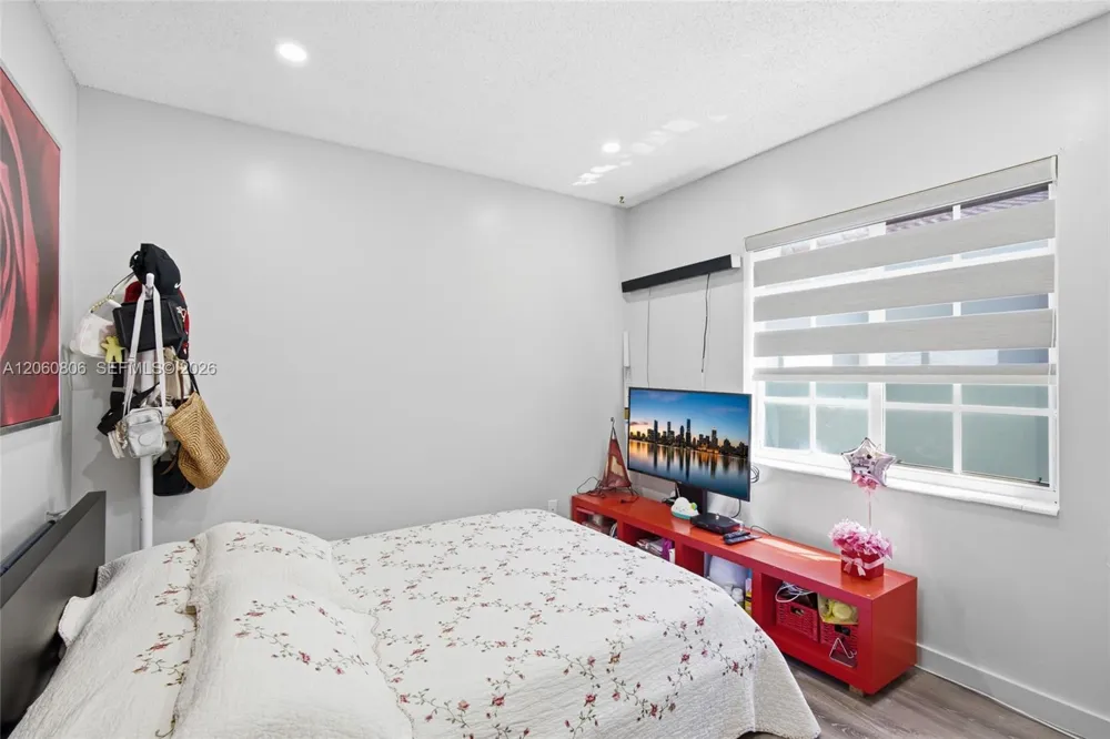 9011 NW 193rd Ter Hialeah, FL 33018