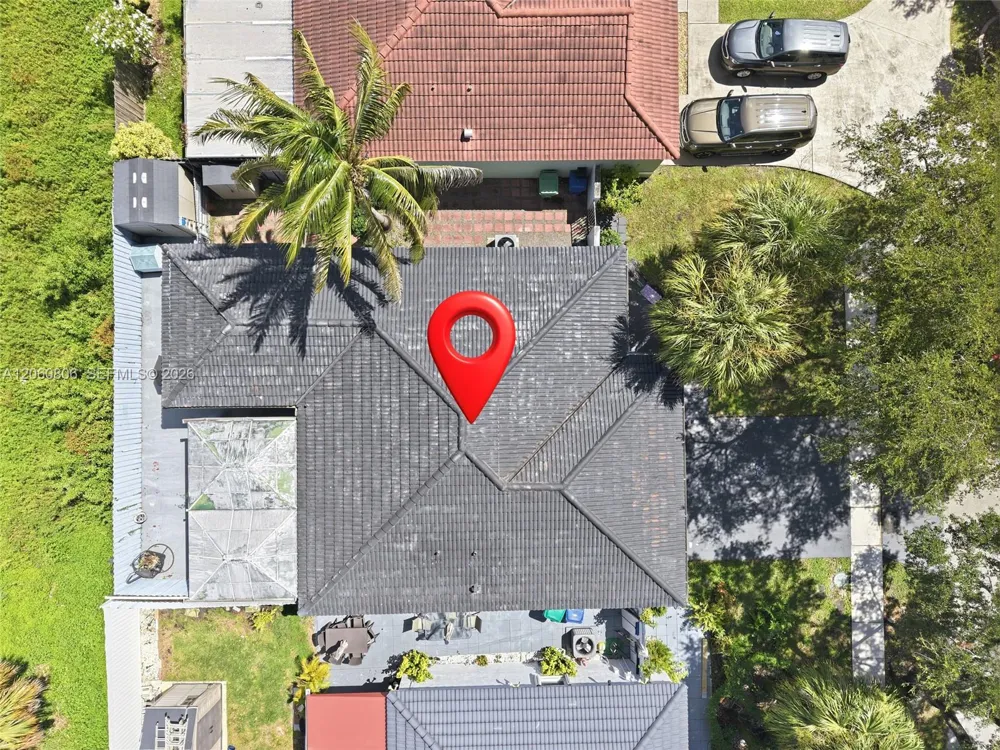 9011 NW 193rd Ter Hialeah, FL 33018