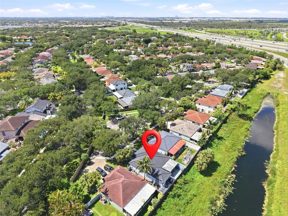 9011 NW 193rd Ter Hialeah, FL 33018