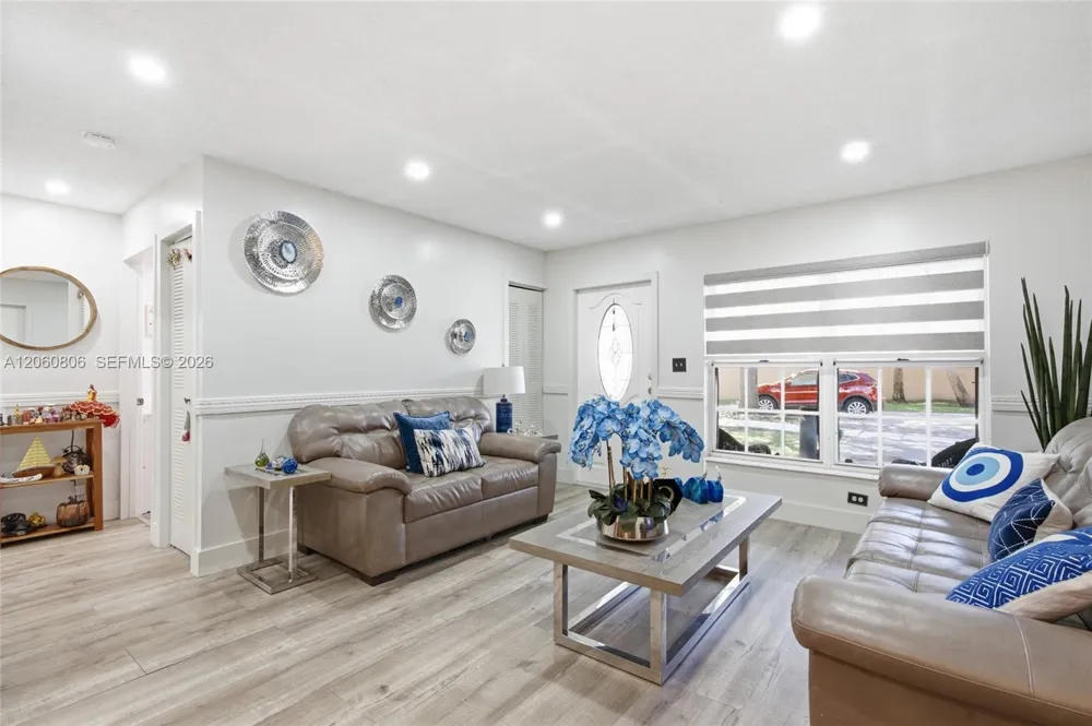 9011 NW 193rd Ter Hialeah, FL 33018