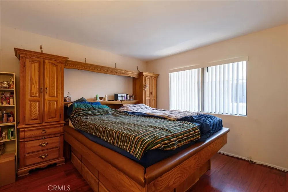 15106 Nordhoff #7 North Hills, CA 91343