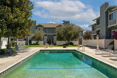 15106 Nordhoff #7