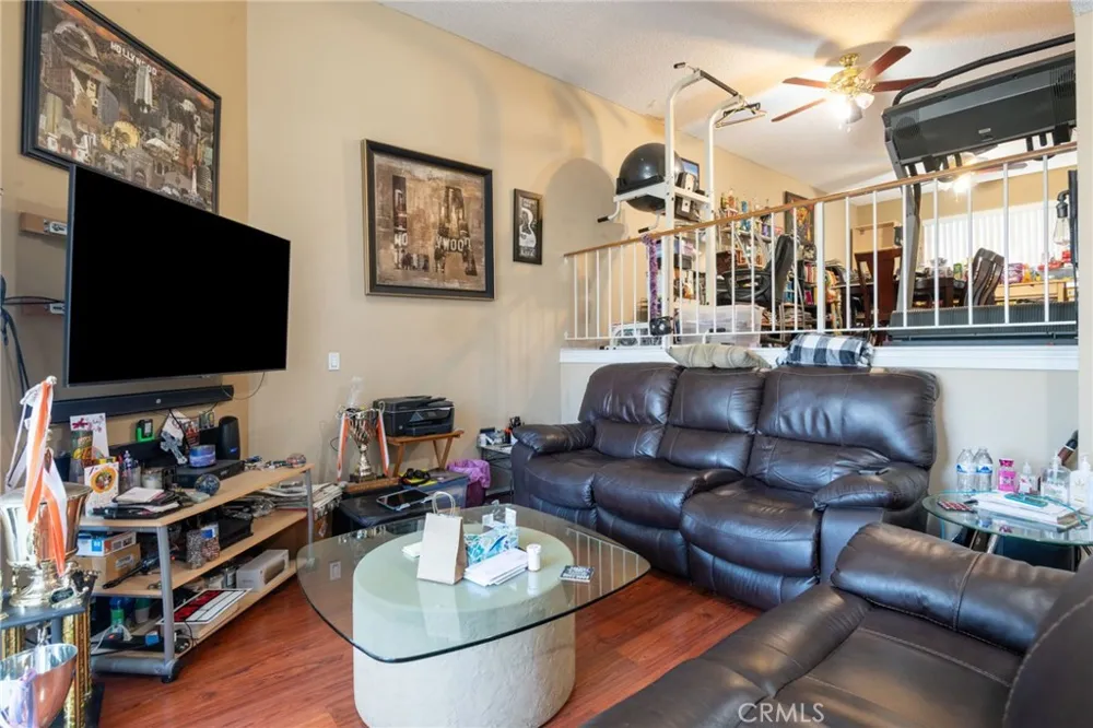 15106 Nordhoff #7 North Hills, CA 91343