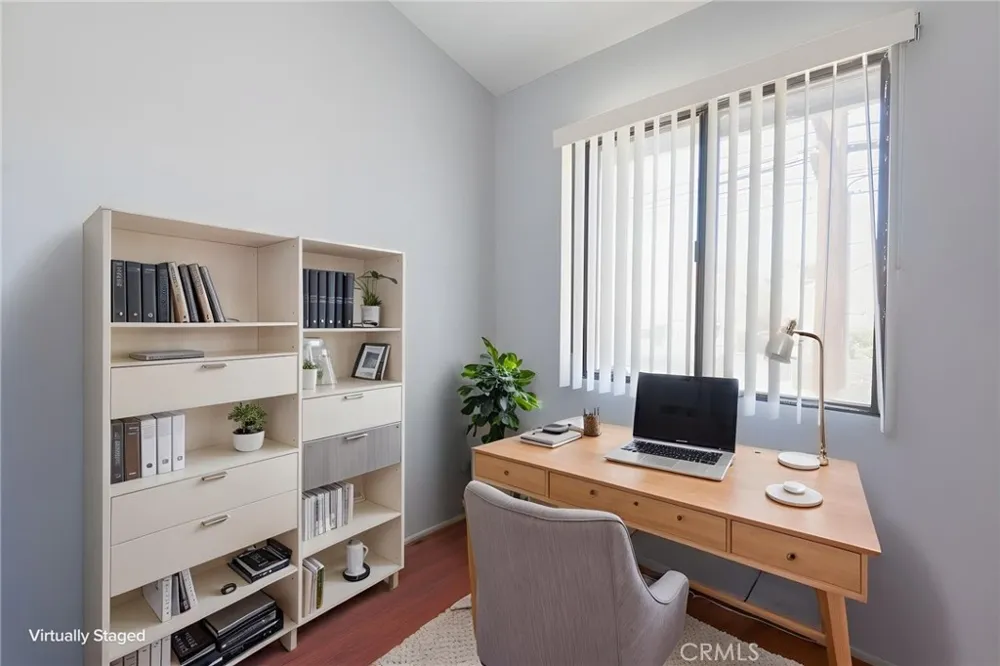 15106 Nordhoff #7 North Hills, CA 91343