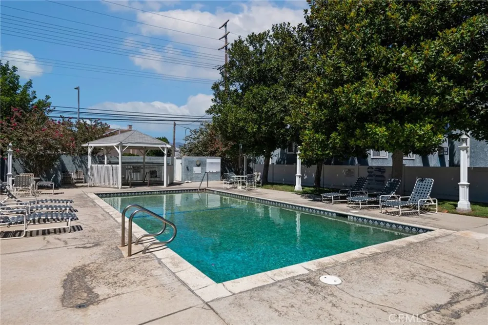 15106 Nordhoff #7 North Hills, CA 91343