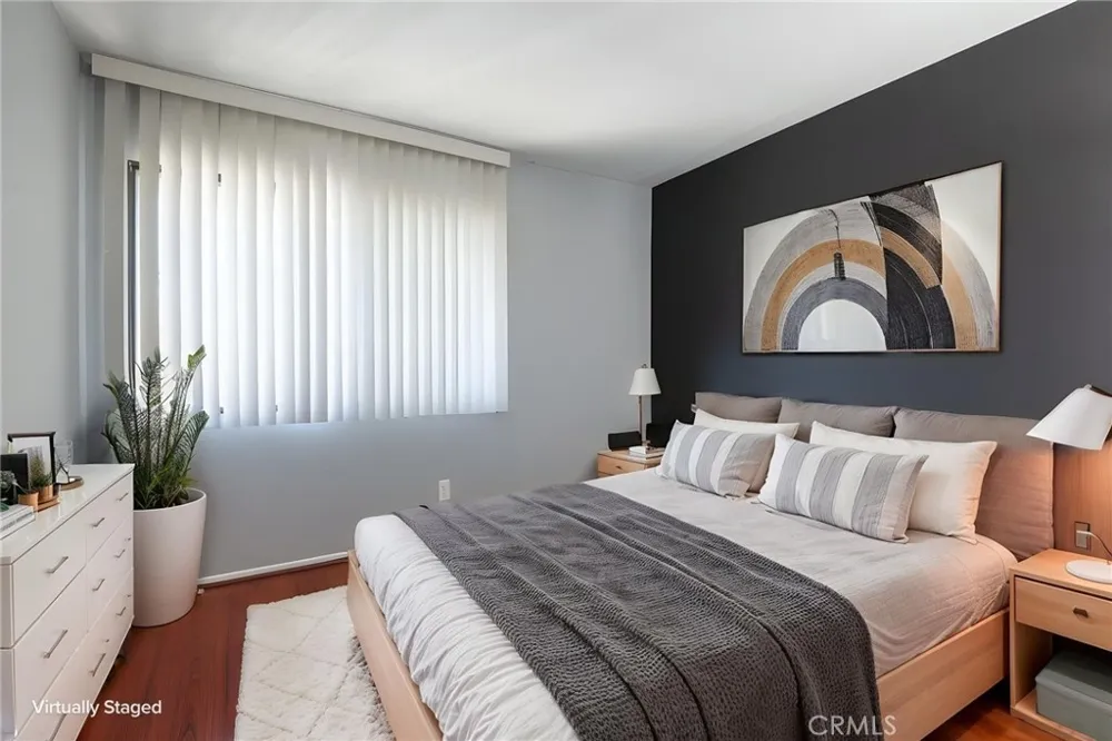 15106 Nordhoff #7 North Hills, CA 91343