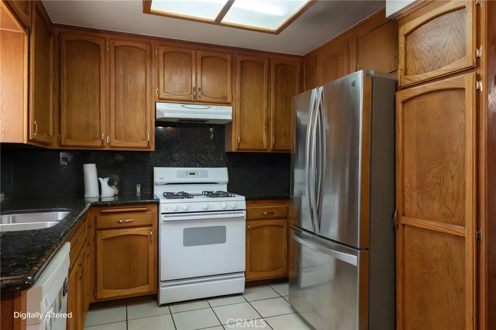 15106 Nordhoff #7 North Hills, CA 91343