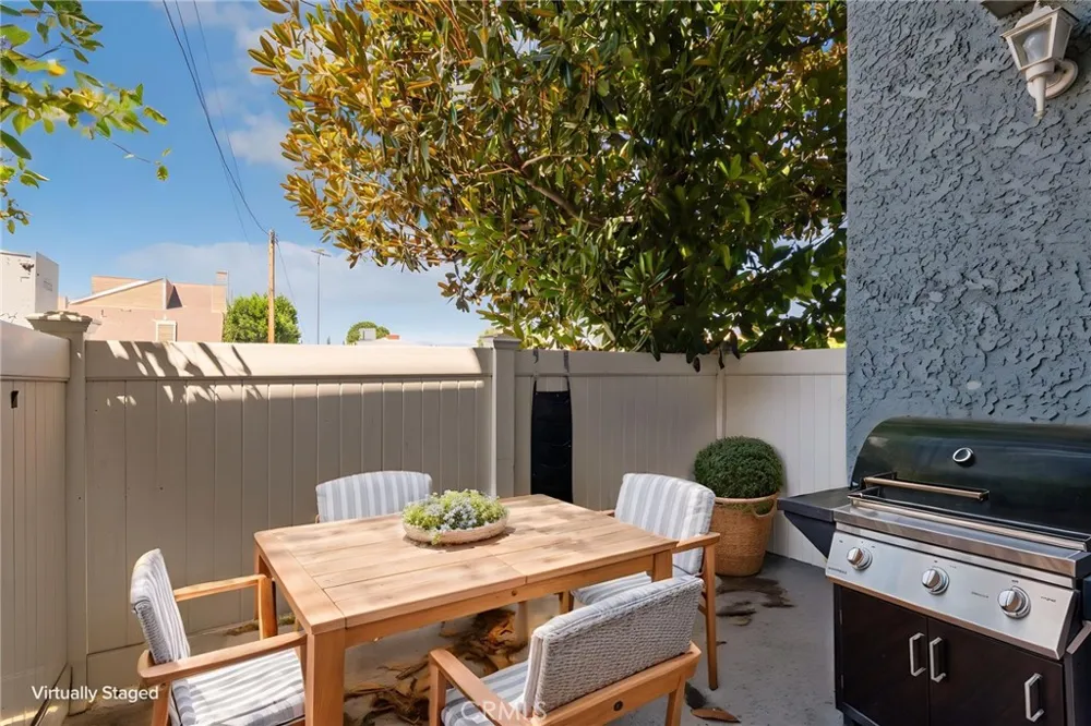 15106 Nordhoff #7 North Hills, CA 91343
