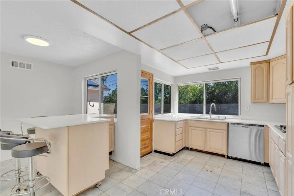 13046 Ebell Street North Hollywood, CA 91605