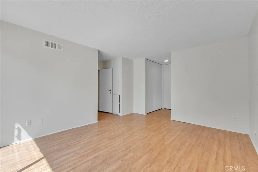 13046 Ebell Street North Hollywood, CA 91605
