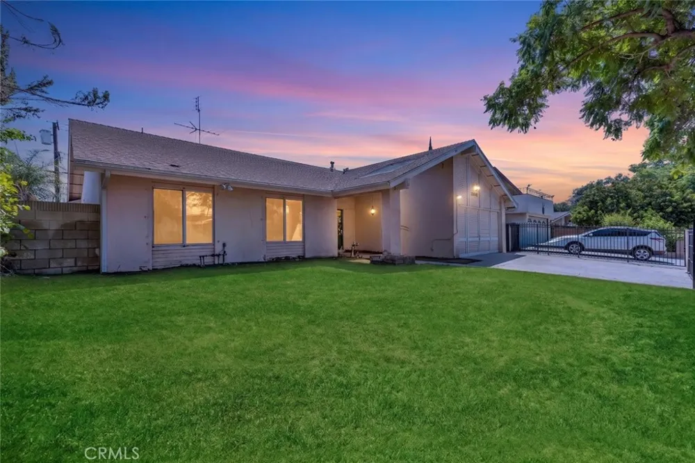 13046 Ebell Street North Hollywood, CA 91605