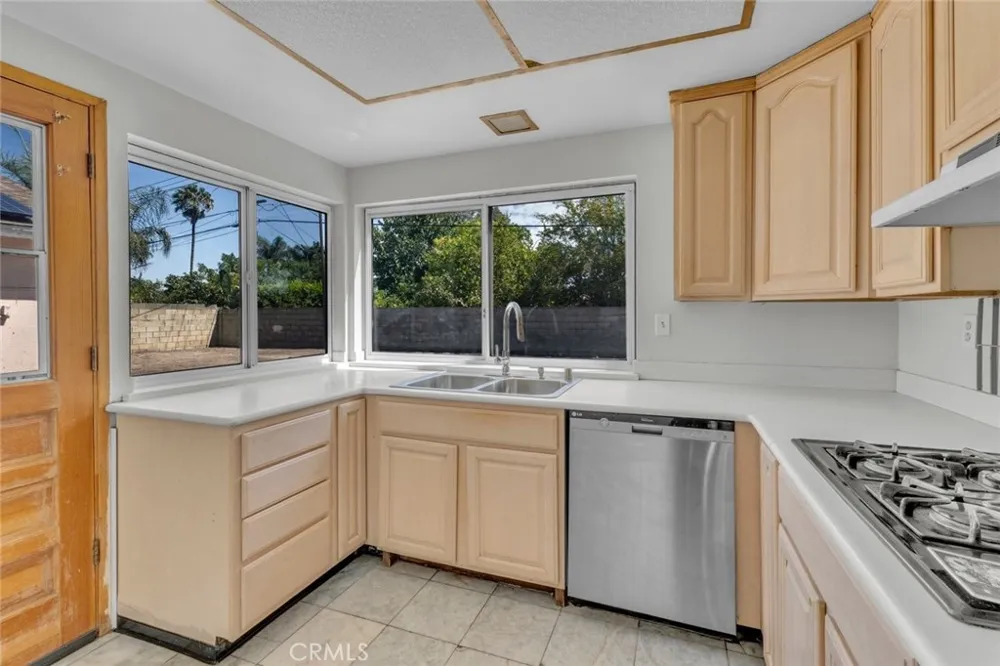 13046 Ebell Street North Hollywood, CA 91605