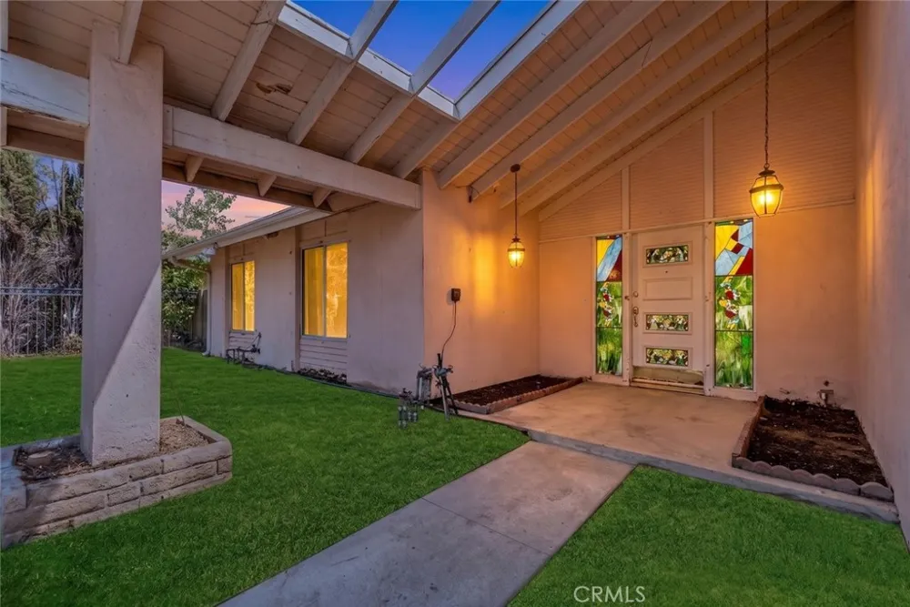 13046 Ebell Street North Hollywood, CA 91605