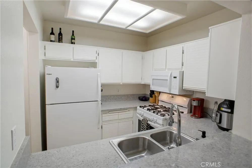 24115 Del Monte Drive #71 Valencia, CA 91355
