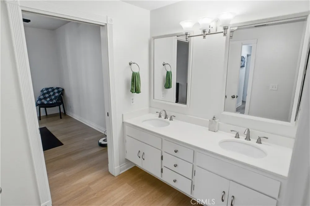 24115 Del Monte Drive #71 Valencia, CA 91355