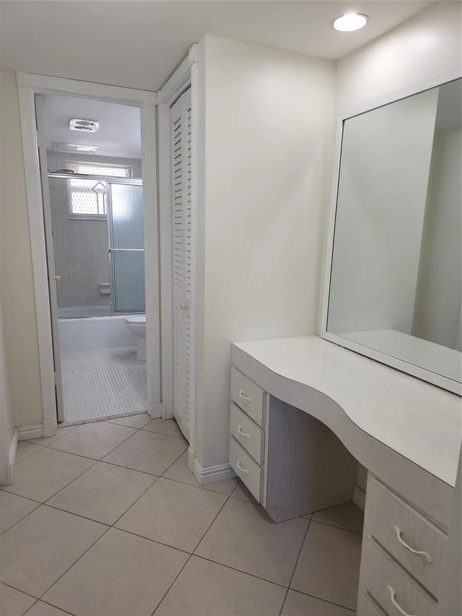 4700 WASHINGTON STREET #308 Hollywood, FL 33021