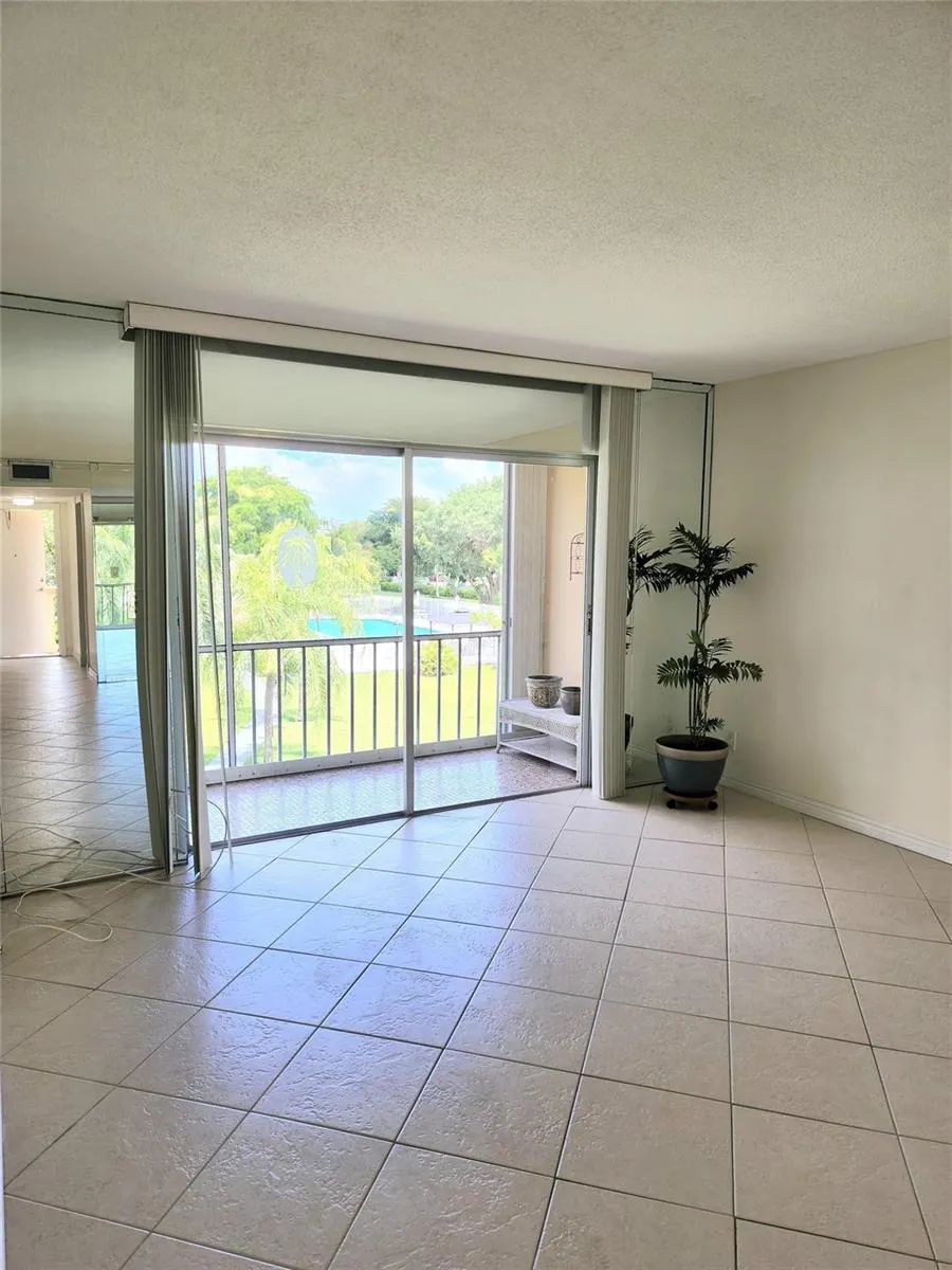 4700 WASHINGTON STREET #308 Hollywood, FL 33021