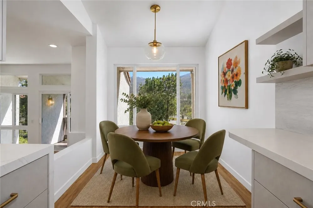 17255 Palisades Circle Pacific Palisades, CA 90272