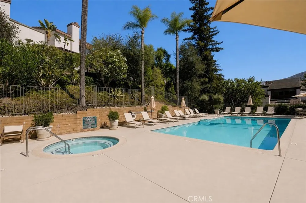 17255 Palisades Circle Pacific Palisades, CA 90272