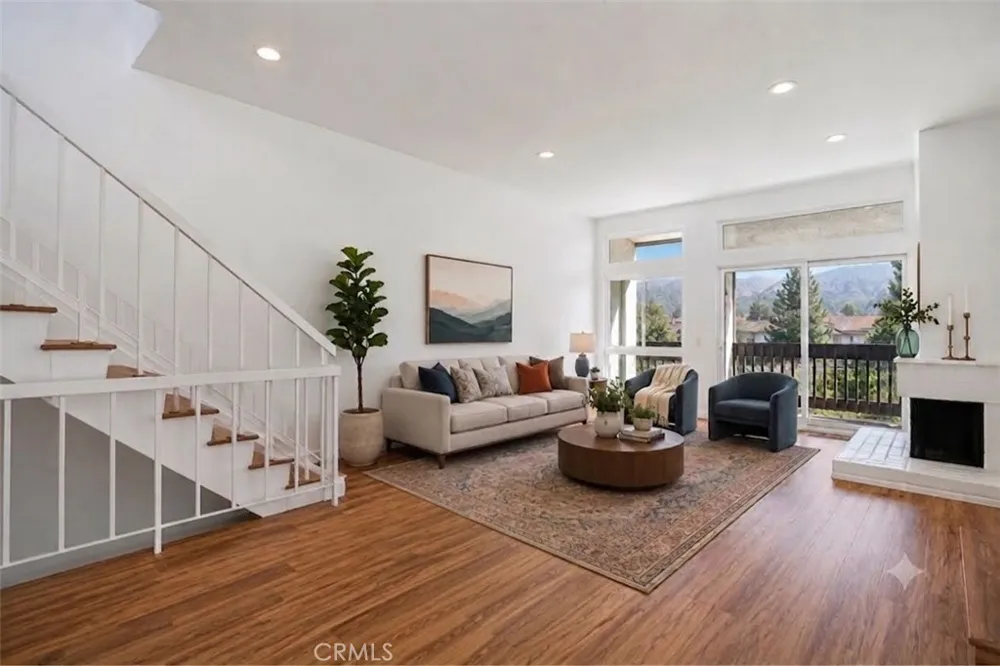 17255 Palisades Circle Pacific Palisades, CA 90272
