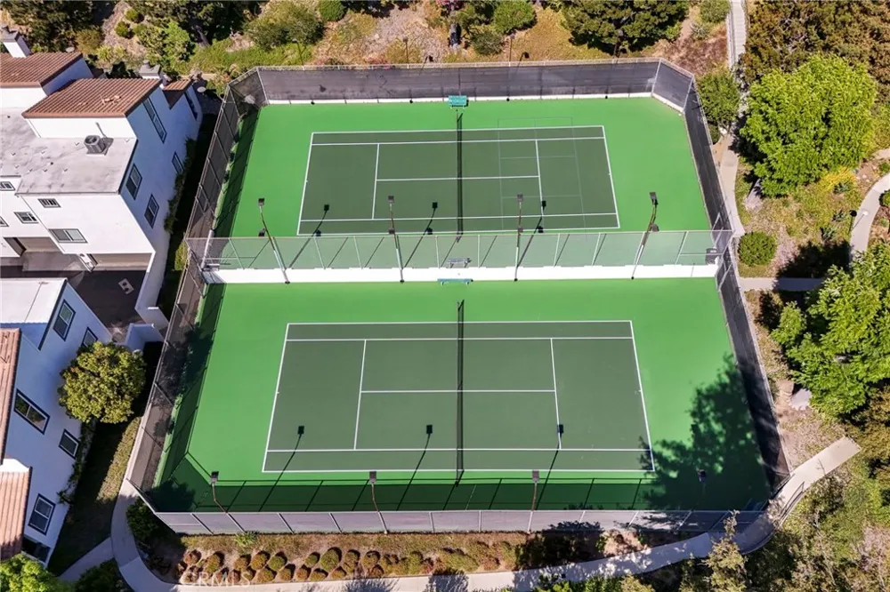 17255 Palisades Circle Pacific Palisades, CA 90272