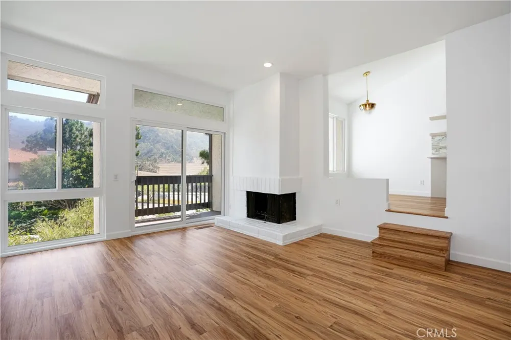 17255 Palisades Circle Pacific Palisades, CA 90272
